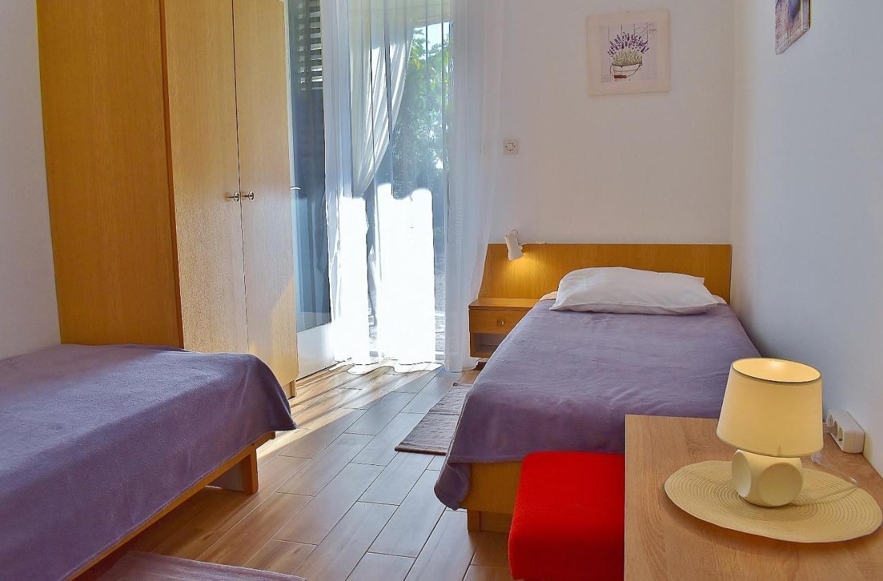 Apartments Zenko Rab Town Extérieur photo