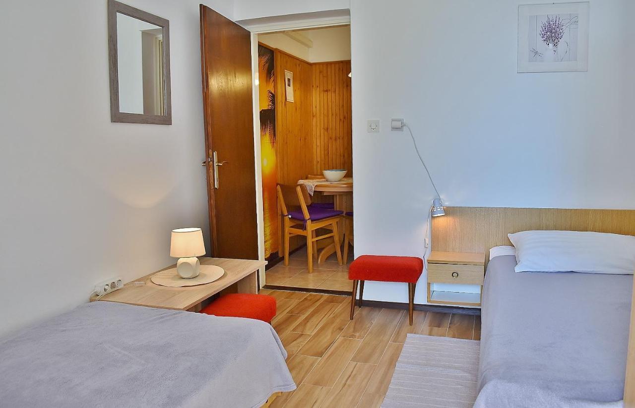 Apartments Zenko Rab Town Extérieur photo